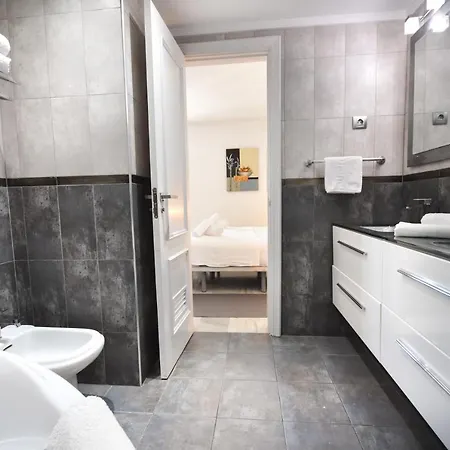Apartment Directly In Puerto Banus, Marbella